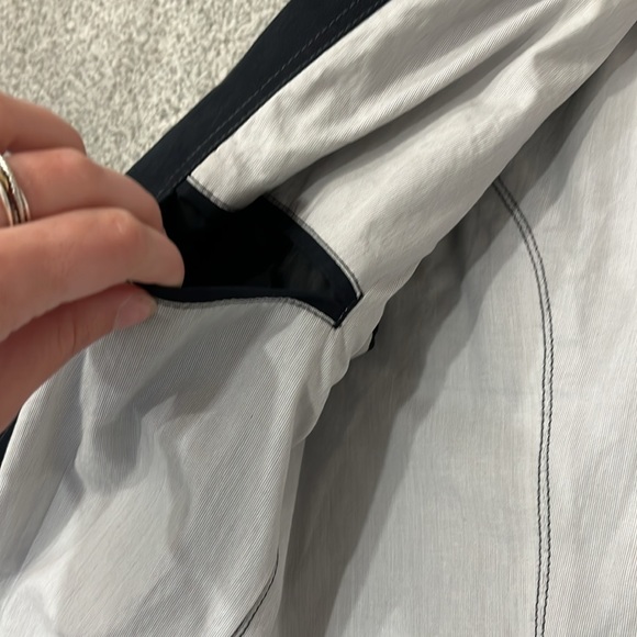 Lightweight Jacket - Picture 3 of 4